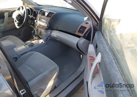 2010 Toyota Highlander Base V6 z USA, uszkodzony, nr VIN 5TDZK3EH1AS004283